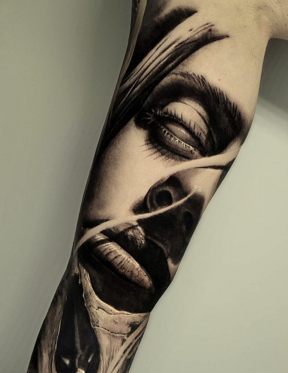 big face