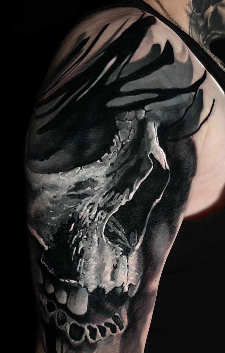 amazing skull on arm