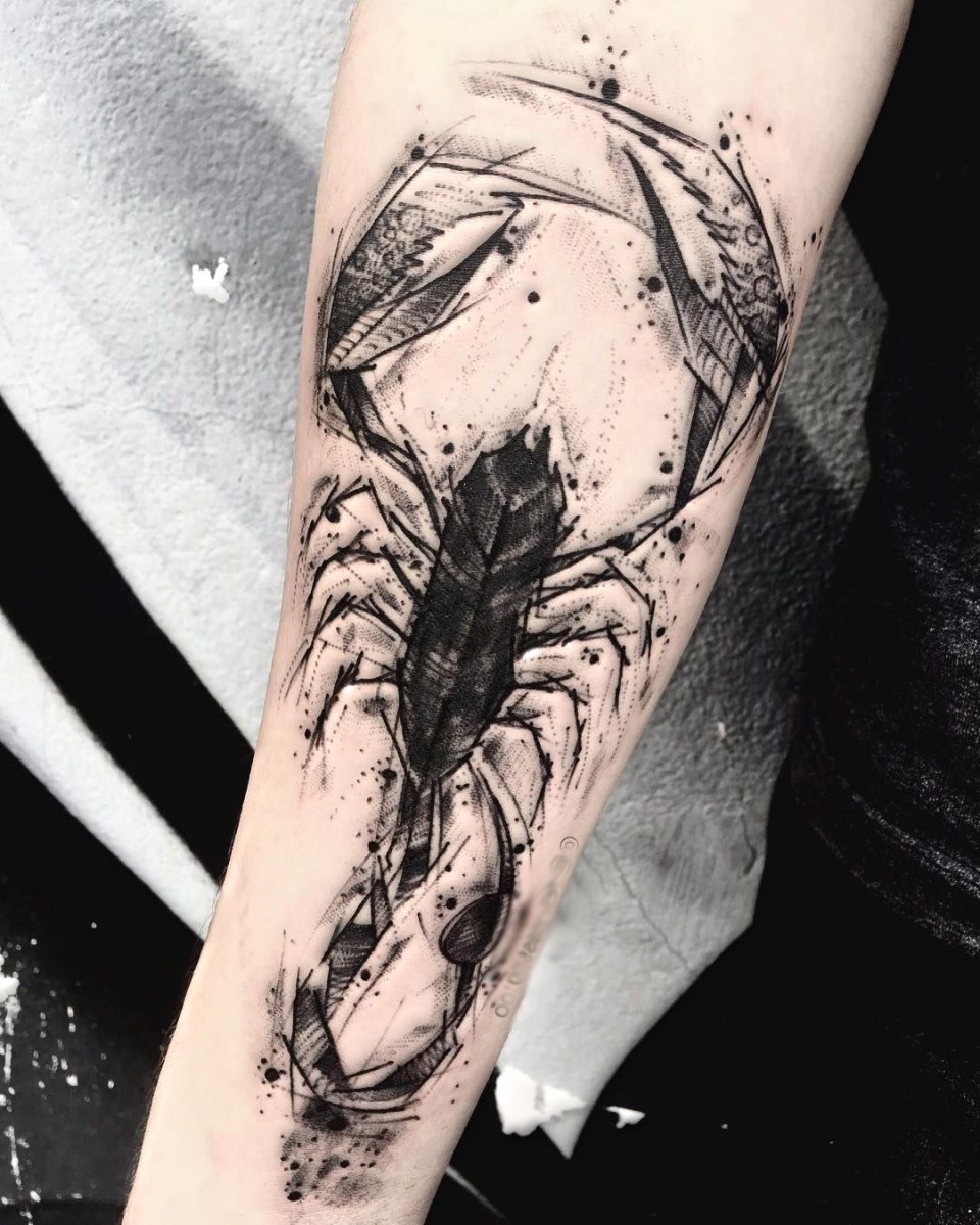 acorpion on hand