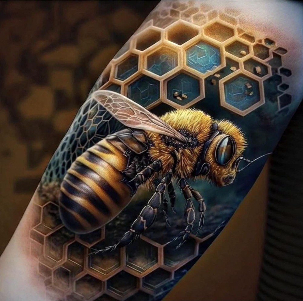 realistic tattoo bee 3d