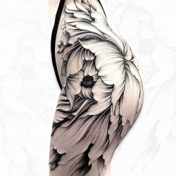 hip tattoo