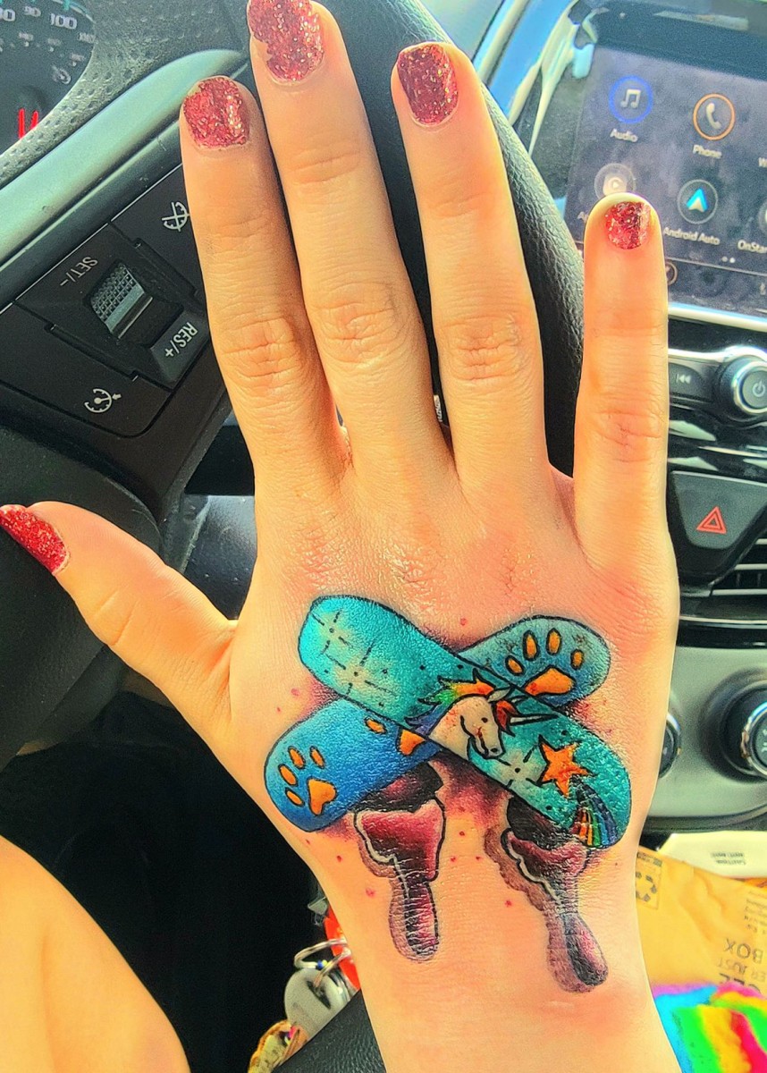 bow on hand